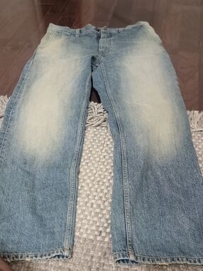 Classic Light Blue Straight-Leg Jeans - Women's